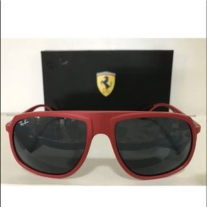 RAY BAN SCUDERIA FERRARI COLL RB4308M